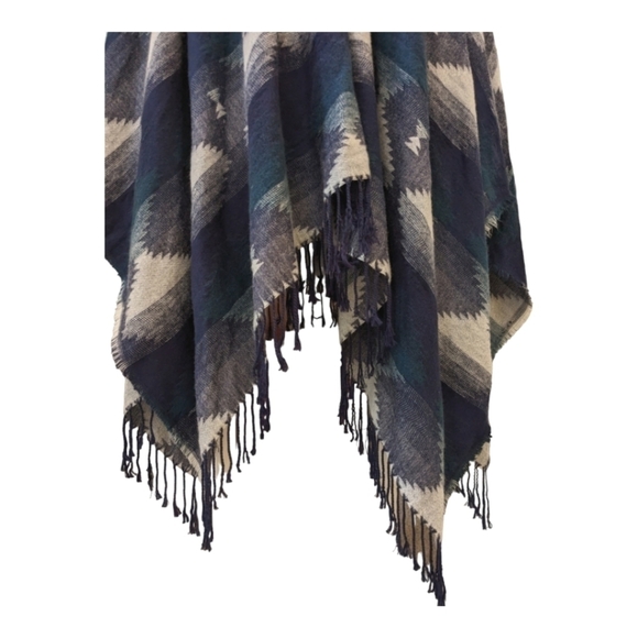 Nicole Marciano southwestern blue shawl cape soft knit - Picture 5 of 5